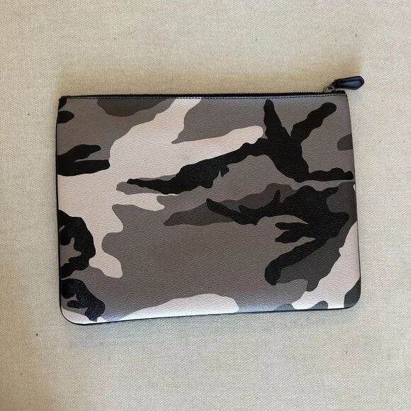 Coach Pouch - Picture 2 of 2